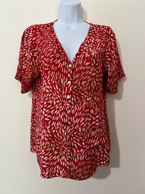 Blue Sky Red Button-Front Short Sleeve Top with Cream Leaf Motif